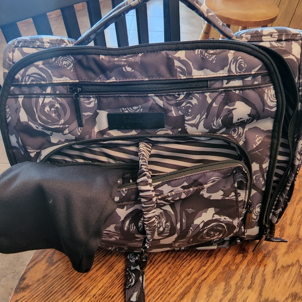 Ju-ju-be BFF Black Petals